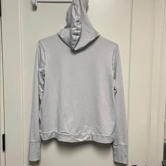 Vuori Women's Halo Hoodie - Picture 4 of 6